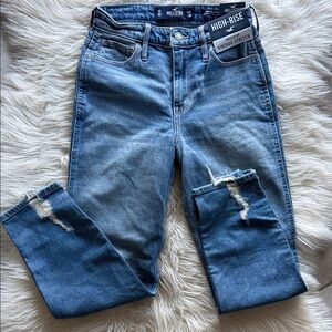 👖HOLLISTER HIGH RISE MOM JEAN👖